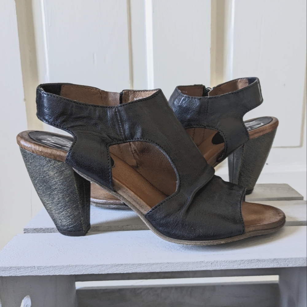 Women's Miz Mooz Black Leather Heeled Sandal